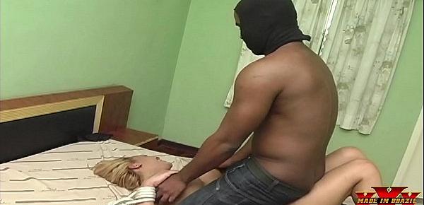  Negao bandido pegou a travesti, amarrou e torturou - Paulo Black - Camila